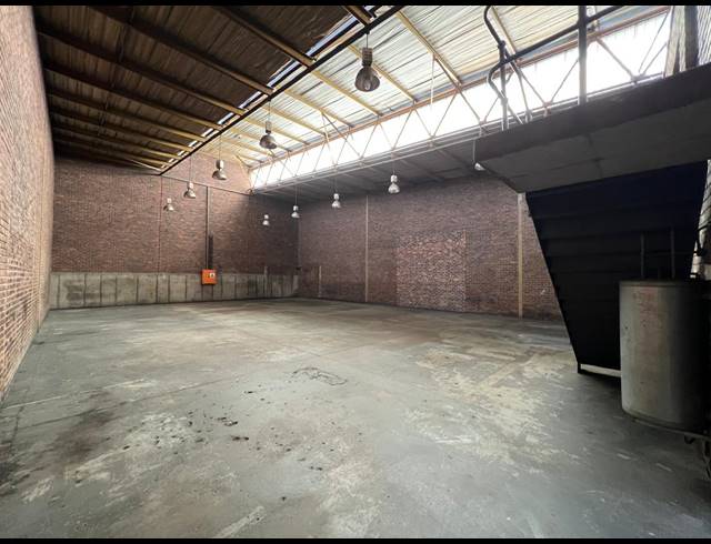 399M² WAREHOUSE TO LET IN STRIJDOMPARK